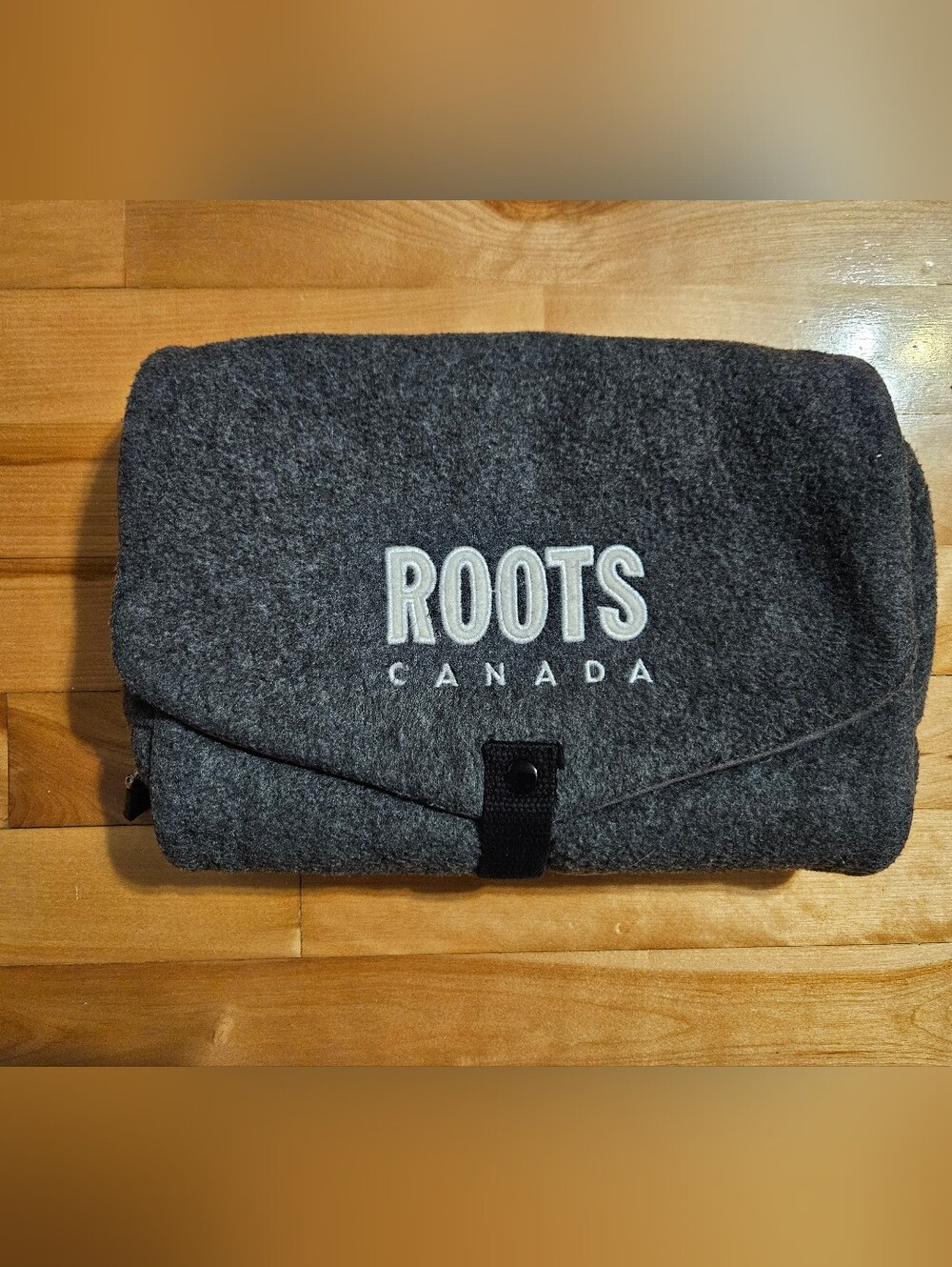 Roots Canada Toiletry Travel Foldable Hanging Bag Grey